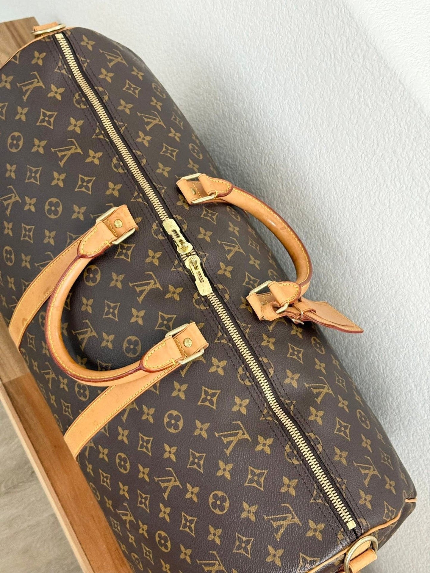 Keepall 55 Bandoulier with Original Strap, Luggage tag and Poignet 📅 Year: 2002