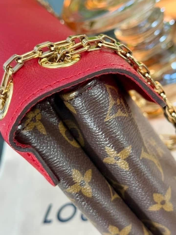 Pallas Chain in Cherry with Dustbag -🗓️ Year: 2015