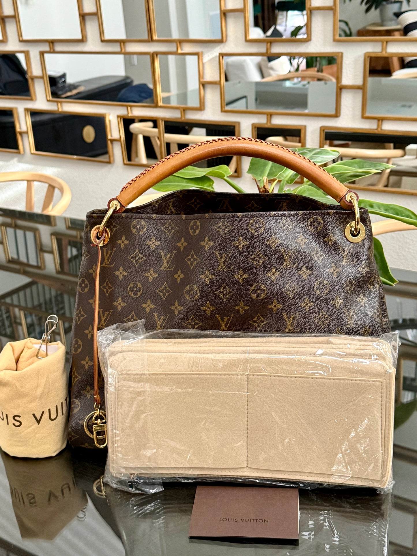 Artsy MM with Dustbag and Insert Organizer - 📅 Year: 2011