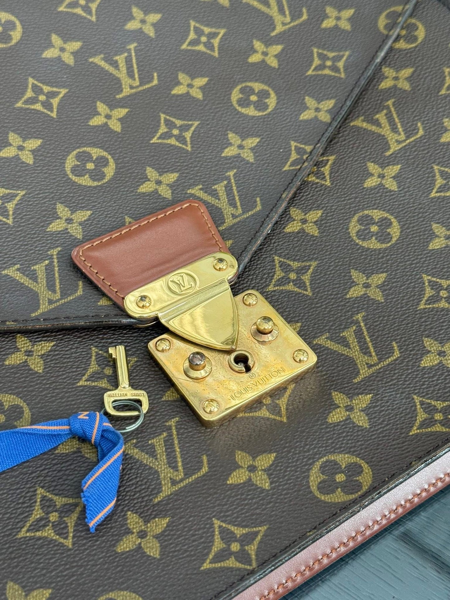 Porte Document / Laptop Vintage Bag with Key 🔑 and Crossbody Strap 🗓️ Year 1990