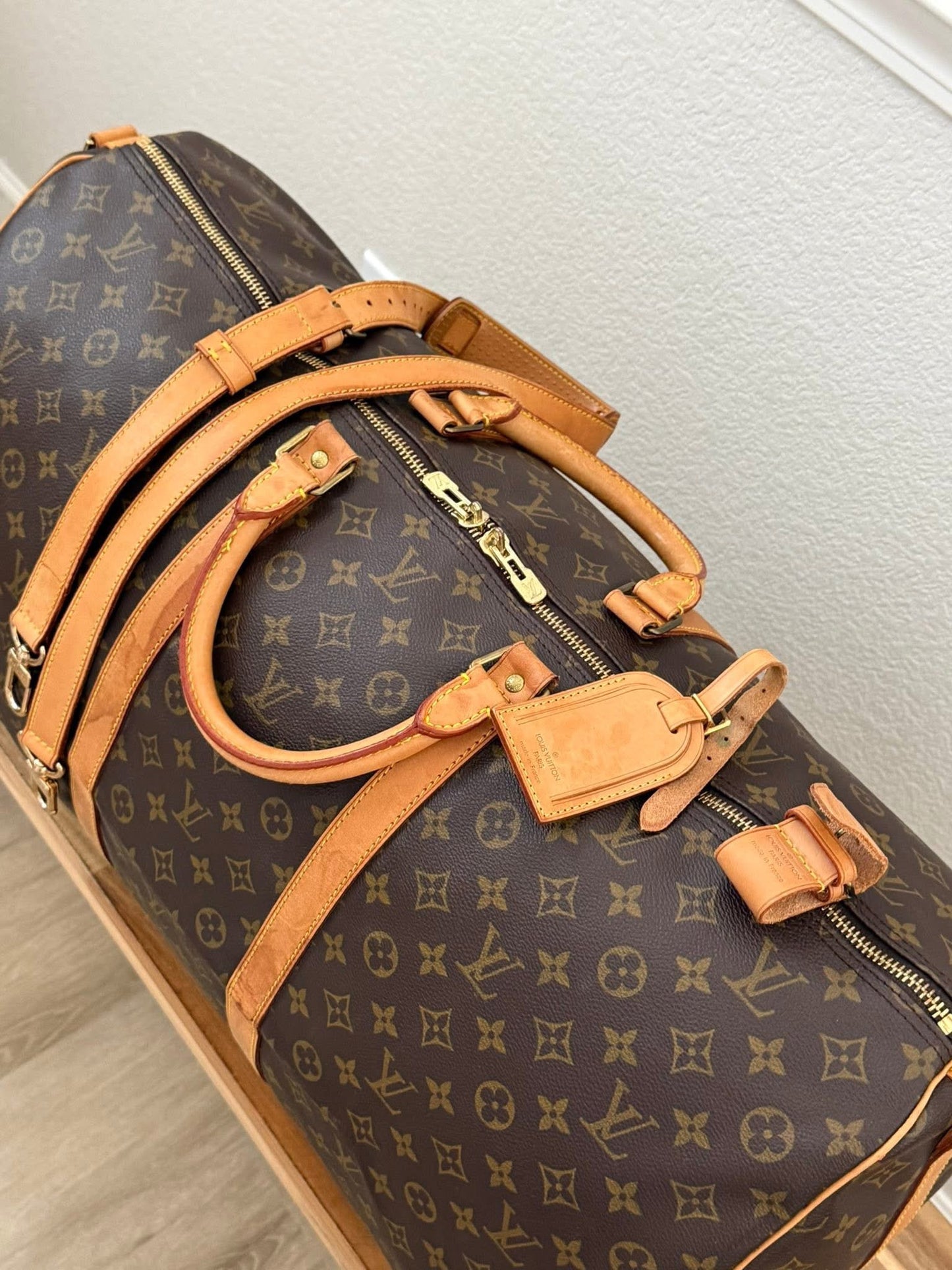Keepall 60 Bandoulier with Original Strap, Luggage Tag and Poignet 📅 Year: 1991