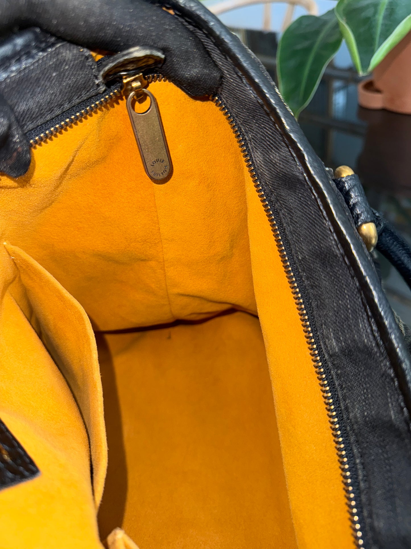 Neo Cabby GM Denim Black with Dustbag 🗓️