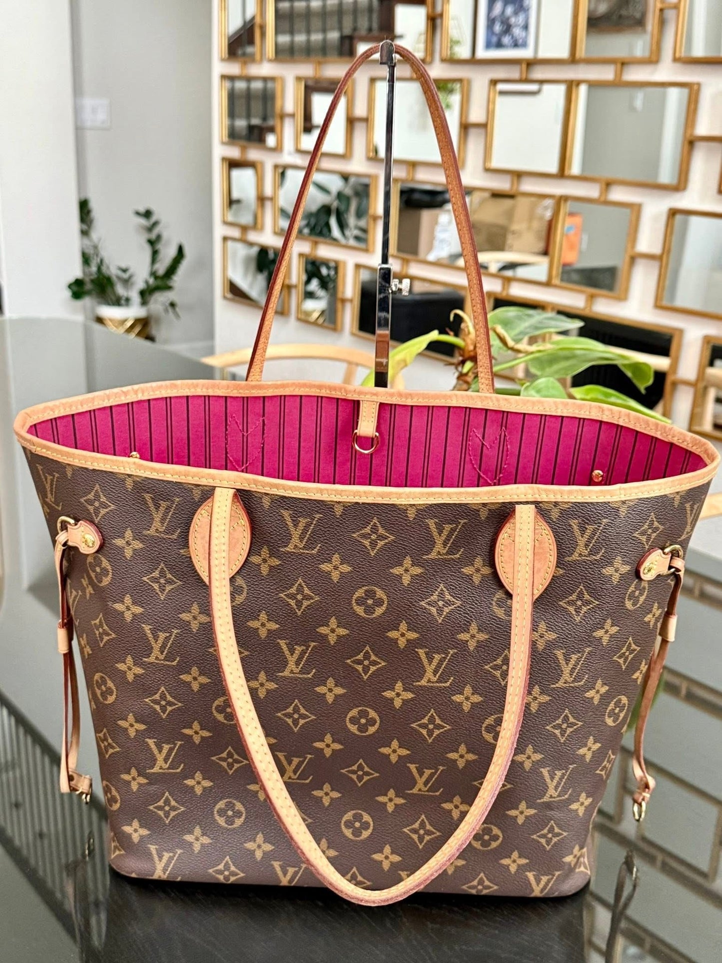 Neverfull MM in Peony interior with Dustbag 🌺 📅 Year: 2020