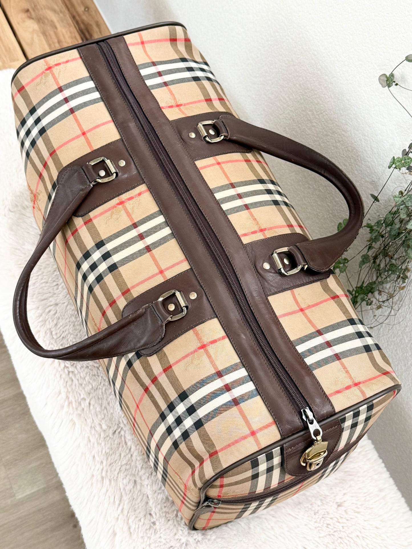 Burberry Duffle/ Travel Bag 📅
