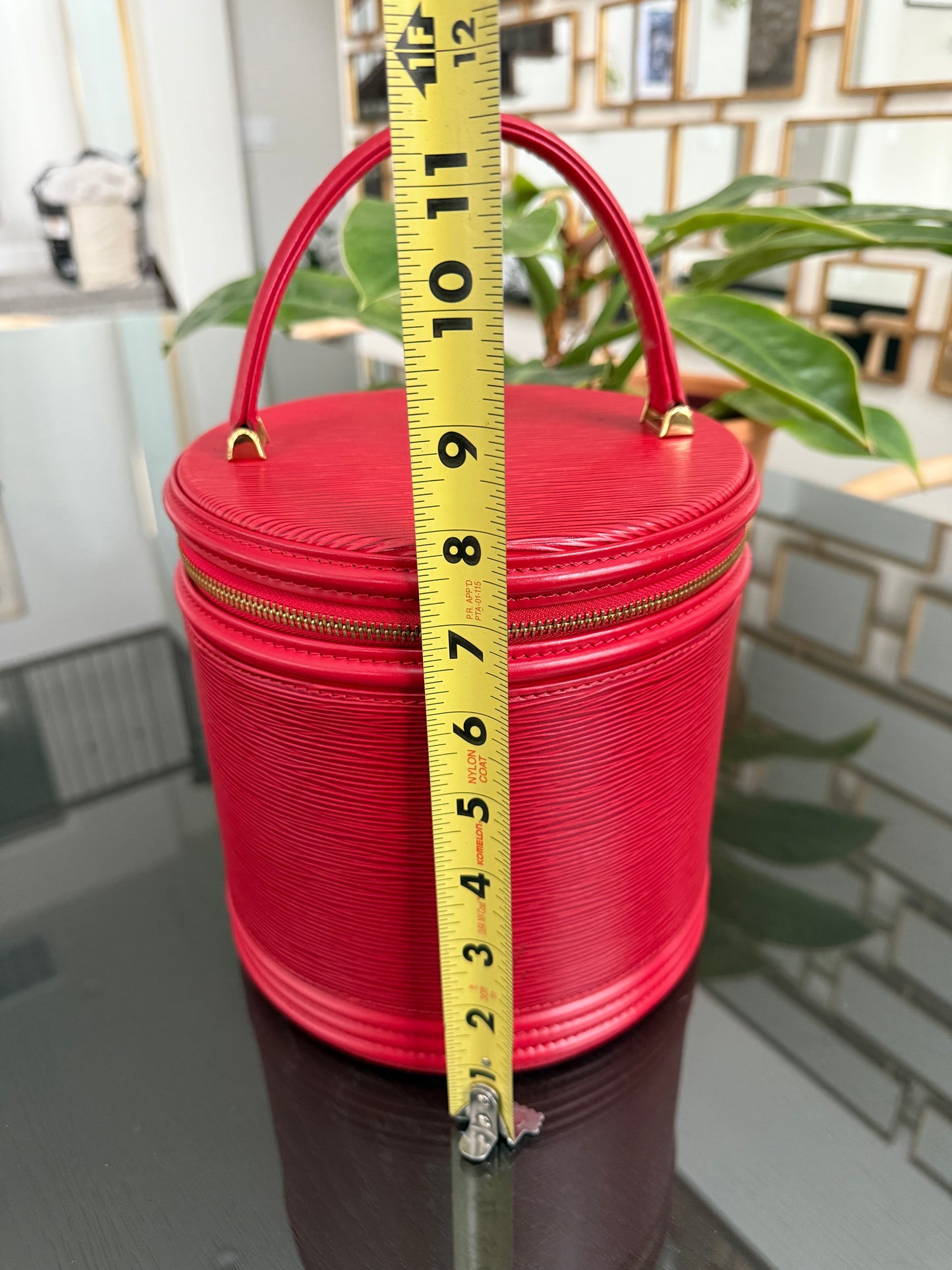 Epi Cannes with Lock No key-🗓️ Year: 2000