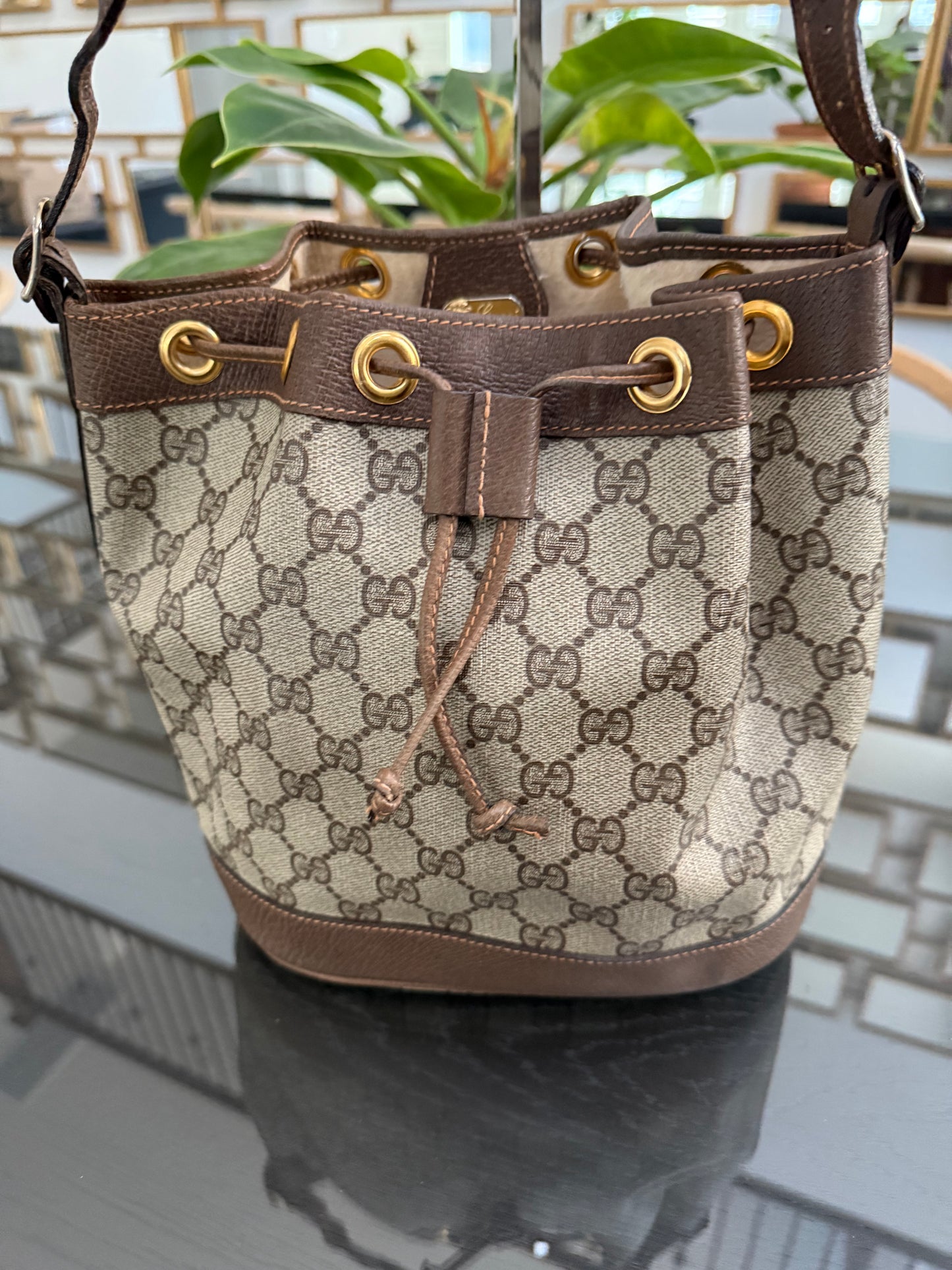 Gucci Vintage Bucket Crossbody bag