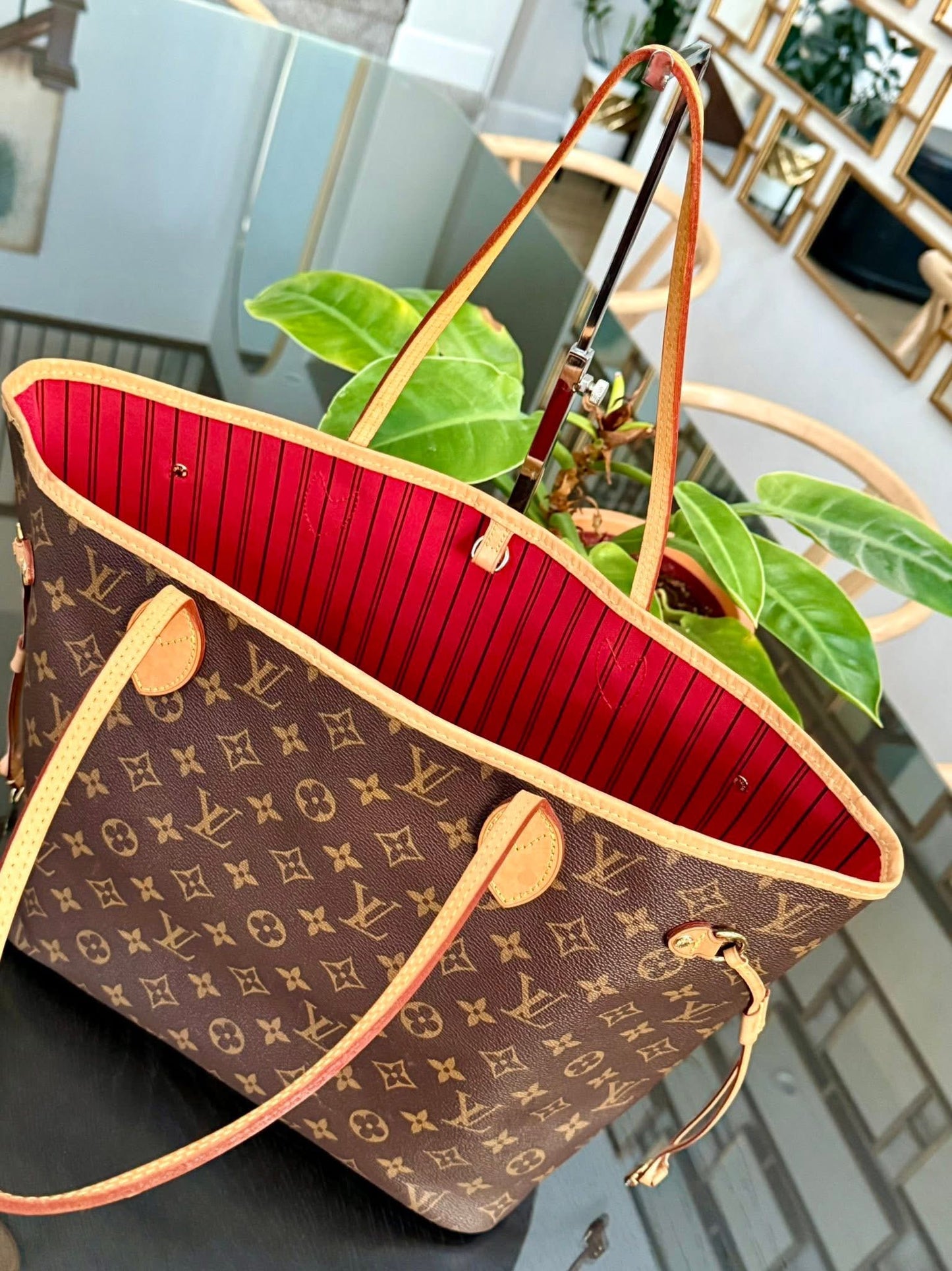 Neverfull MM Monogram in Cerise interior with Dustbag and Insert Organizer 🌺 📅 Year: 2018