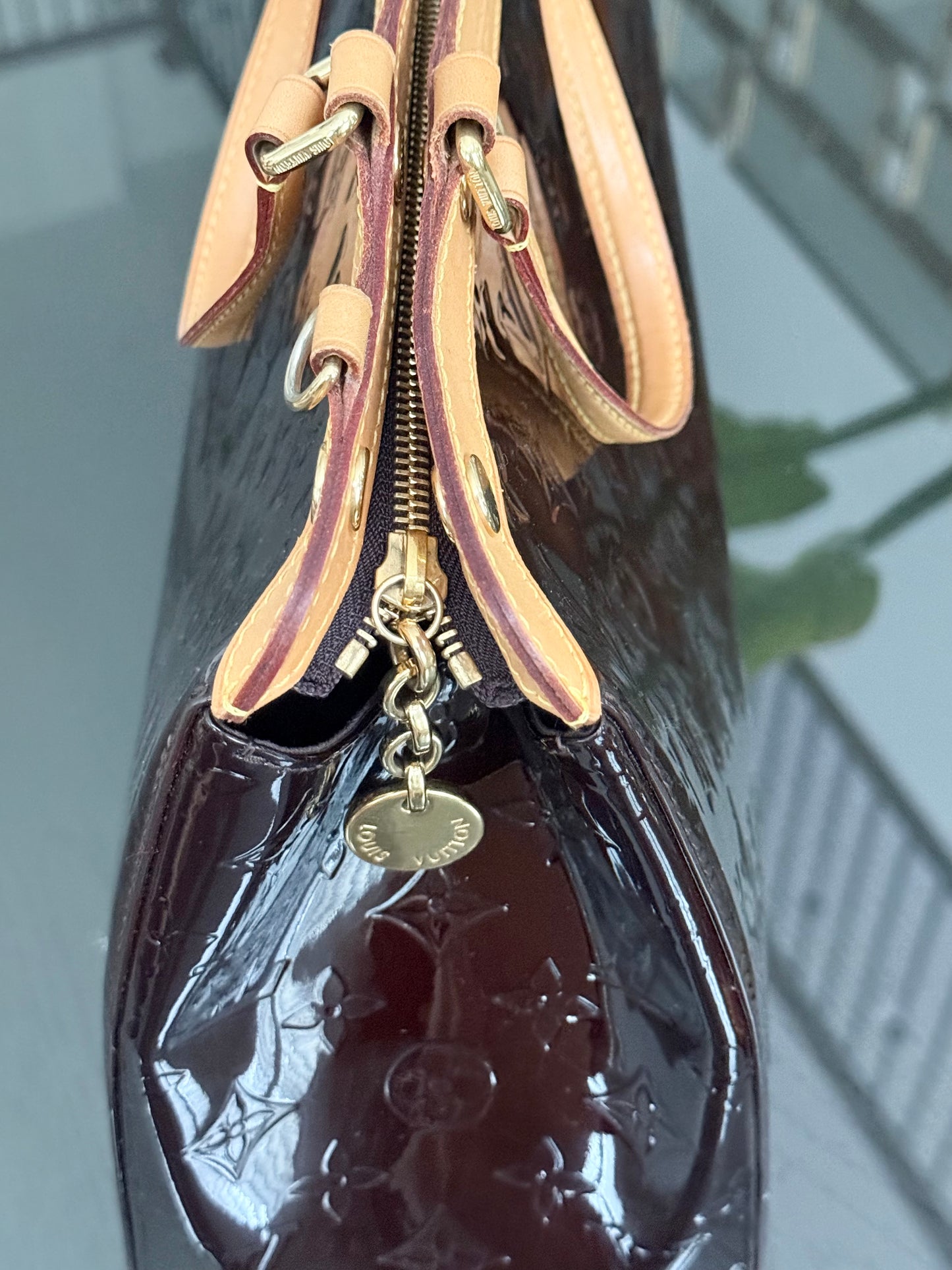 Vernis Brea MM Amarante with Original Strap , Dustbag and Insert Organizer 🗓️ Year: 2013