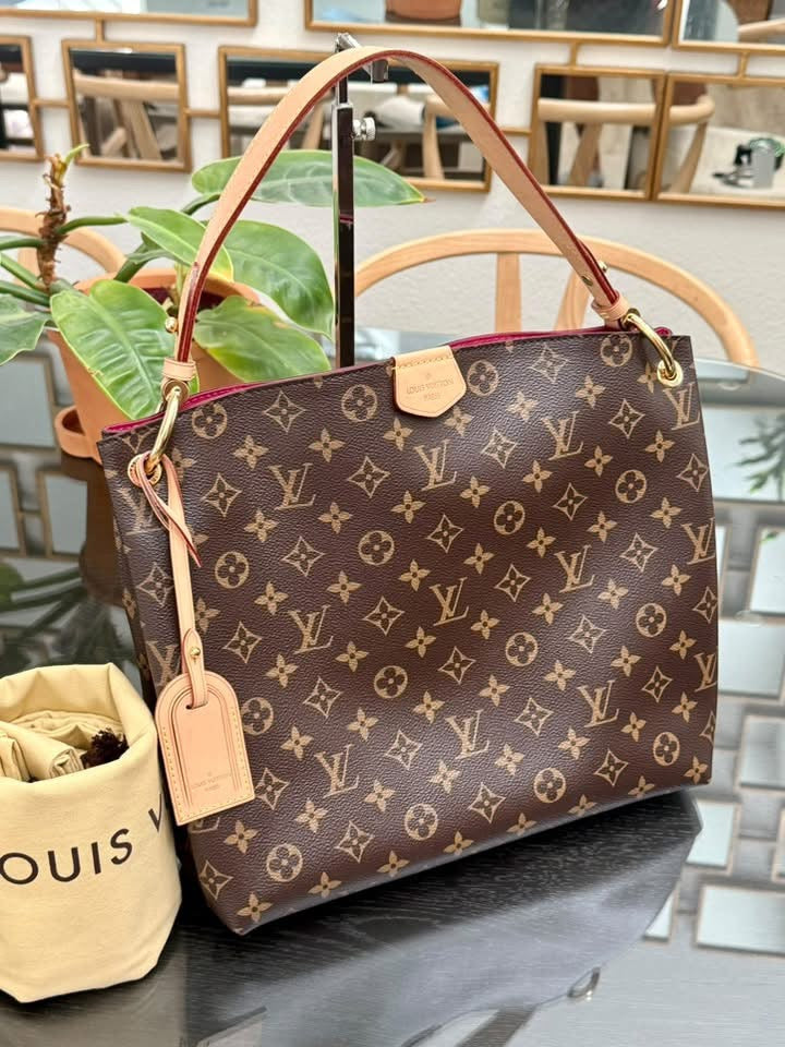 Graceful PM in Peony with Dustbag 📅 Microchipped
