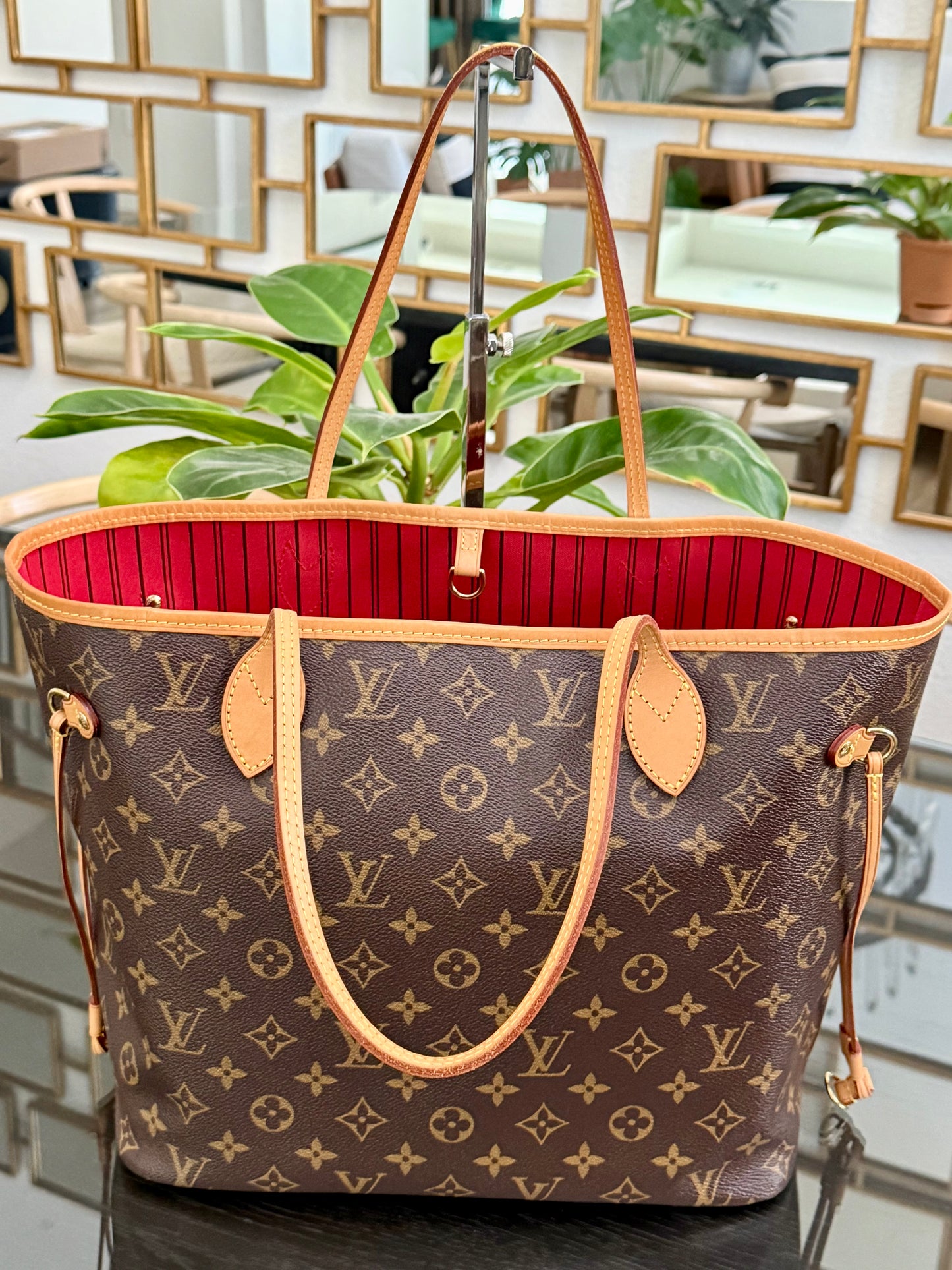 Neverfull MM in Monogram Cerise Interior with Dustbag 🗓️ Year: 2017
