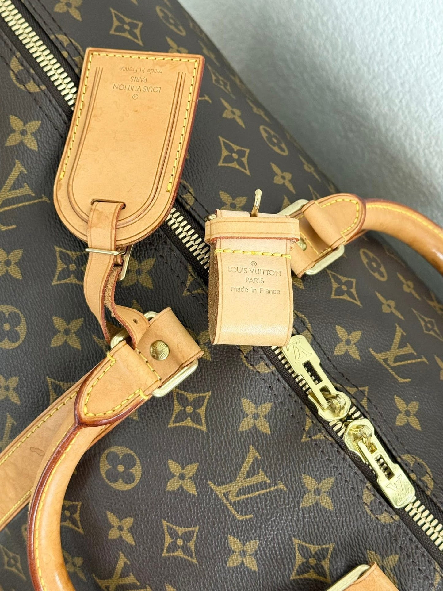 Keepall 55 Bandoulier with Original Strap, Luggage tag and Poignet 📅 Year: 2002