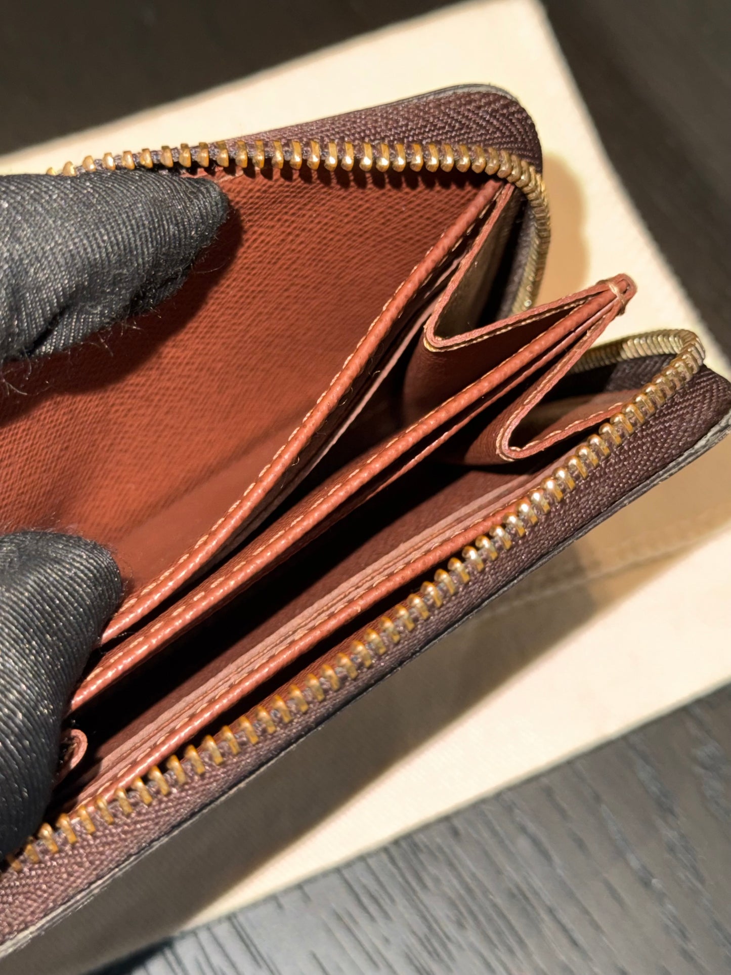 Monogram Zippy Compact Wallet with Dustbag 🗓️ Year: 2014