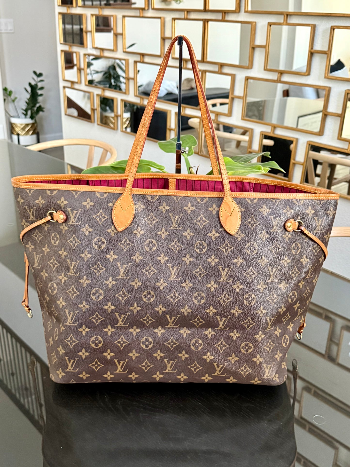 Neverfull GM in Peony with Dustbag 🗓️ Year: 2016