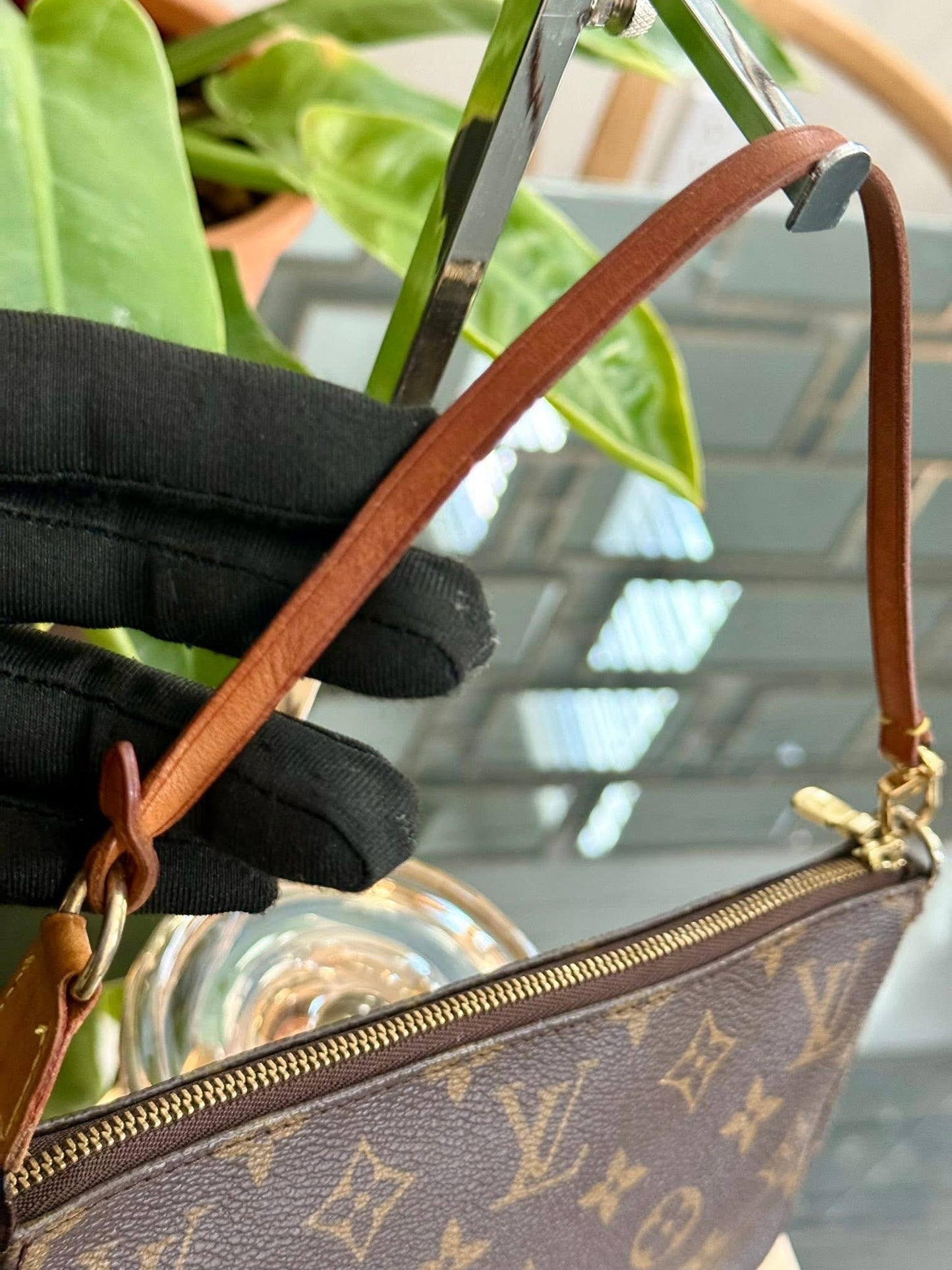 Pochette Accessories with Dustbag 📅 Year: 1999