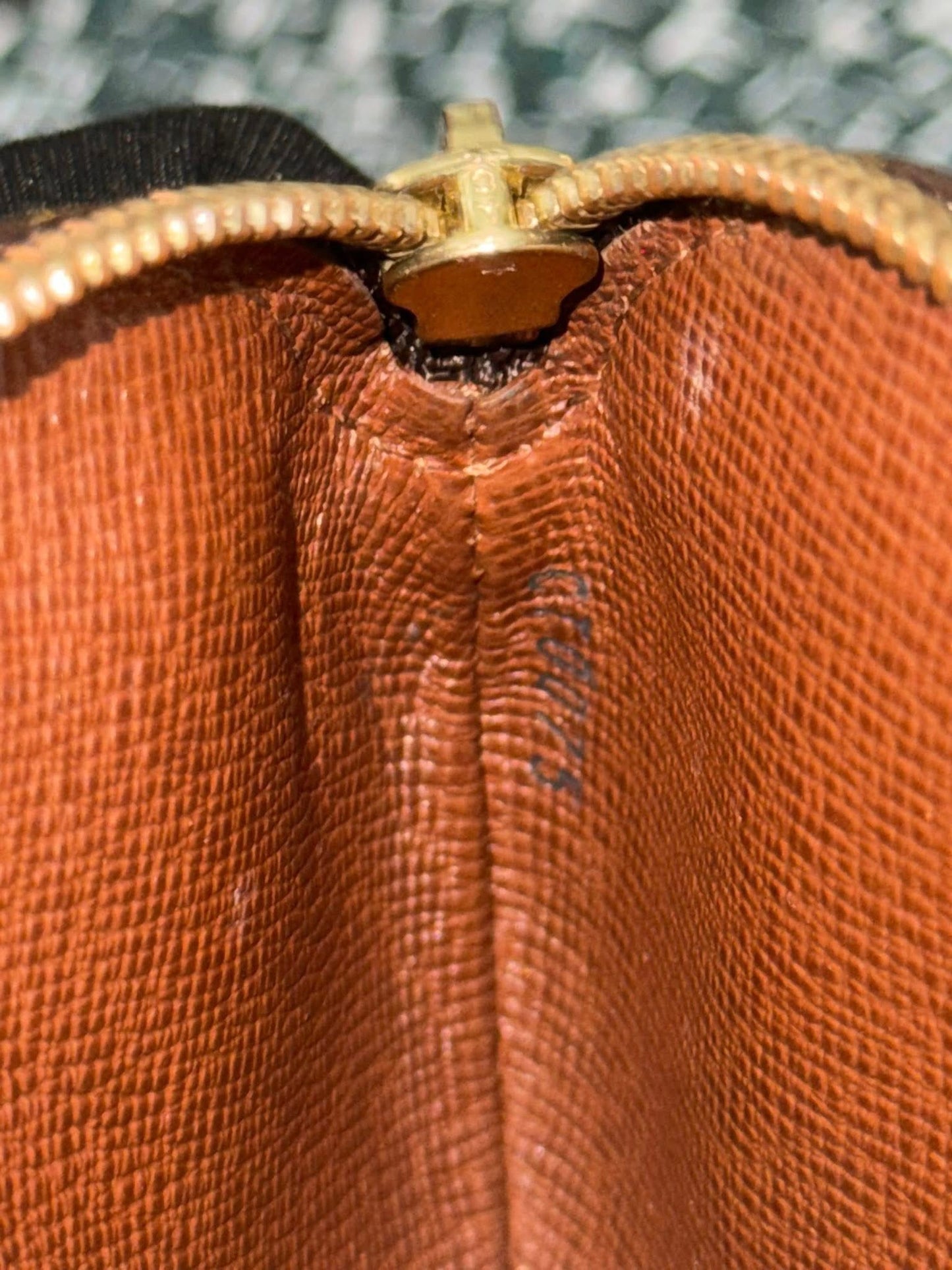 Monogram Round Coin Pouch 🗓️ Year: 2005