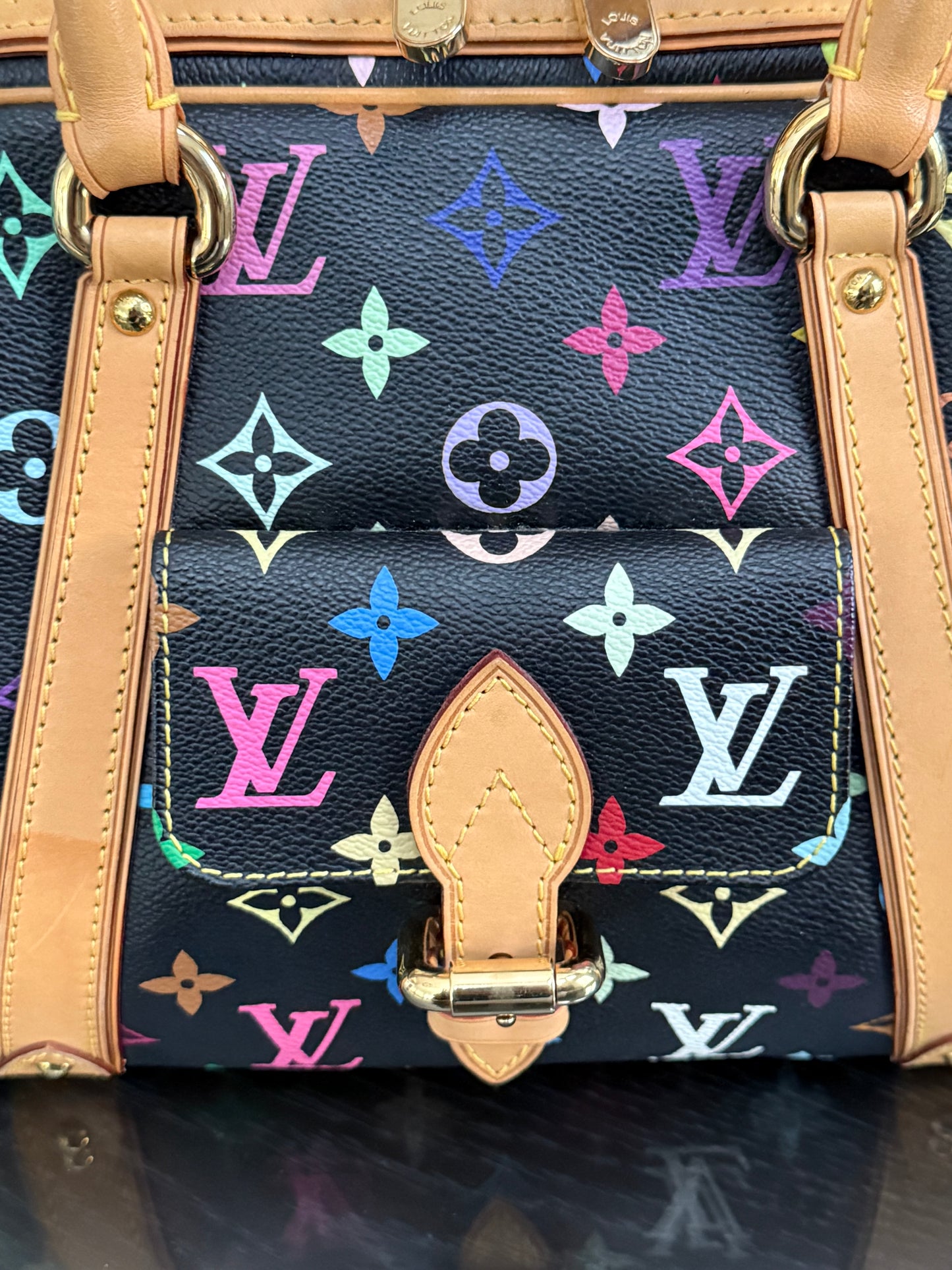 Multicolor Priscilla with Dustbag🌺📅 Year: 2008