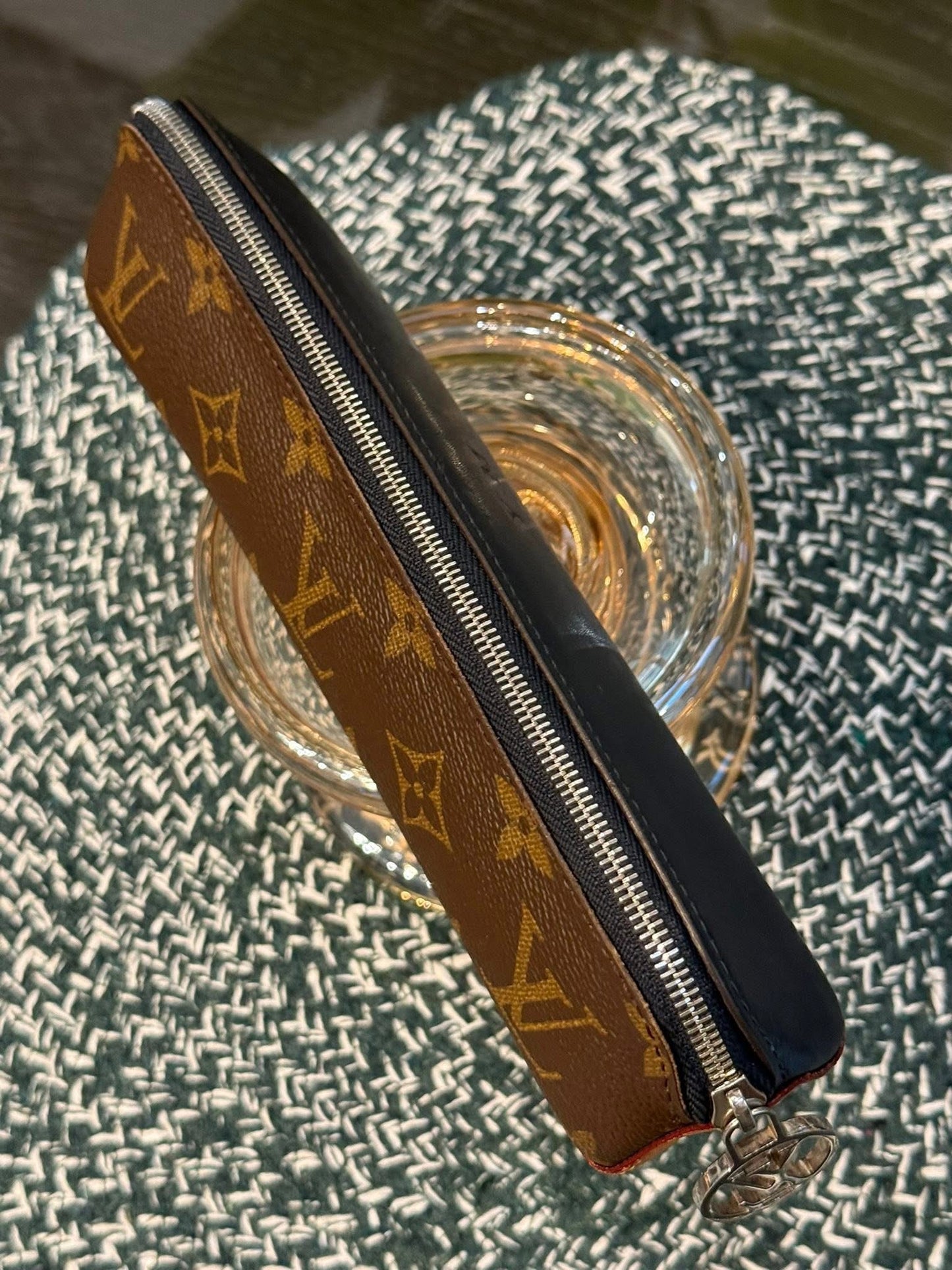 Monogram Elizabeth Pencil case- 🗓️