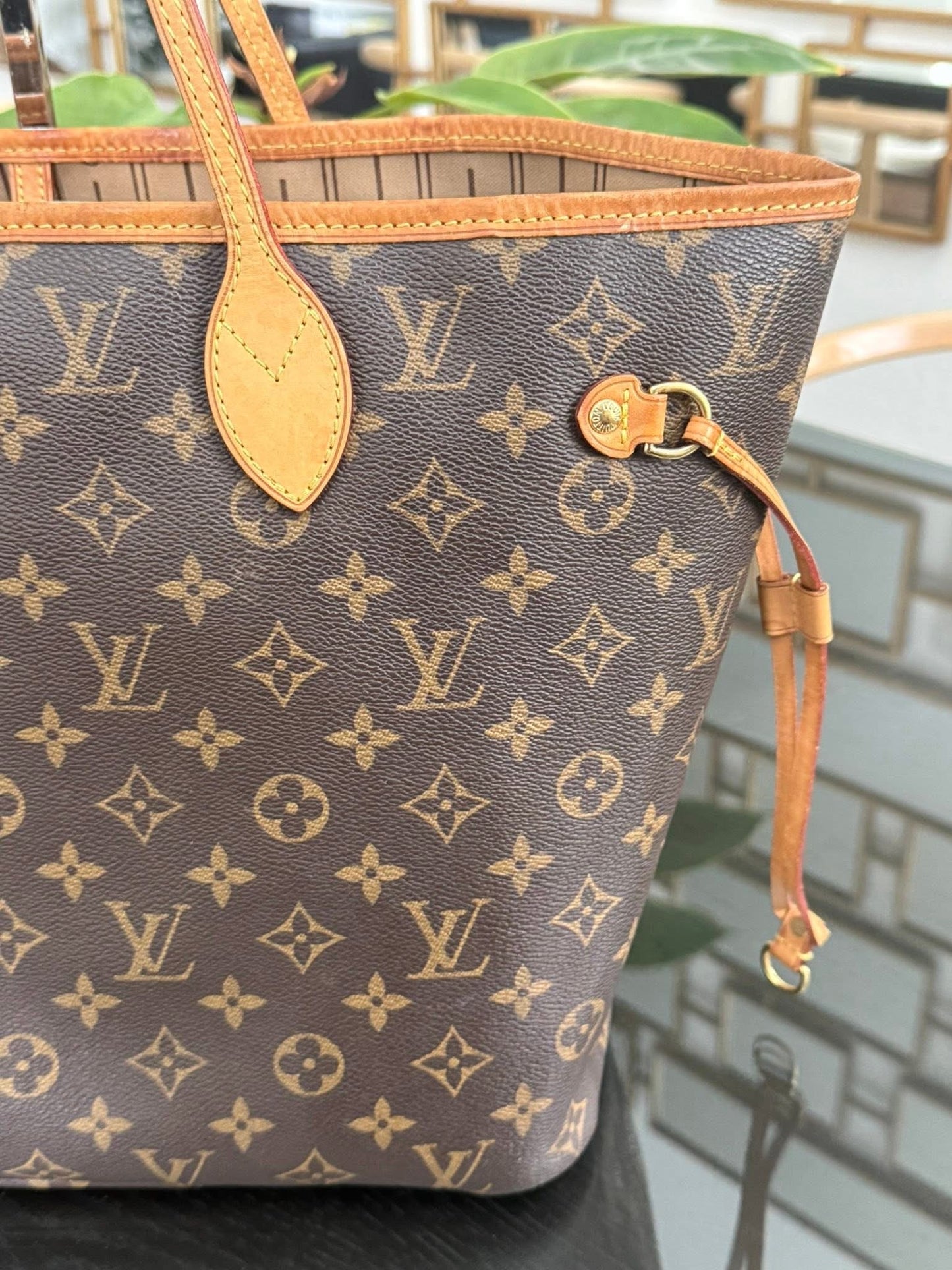 Neverfull MM with Insert Organizer 📅 Year: 2013