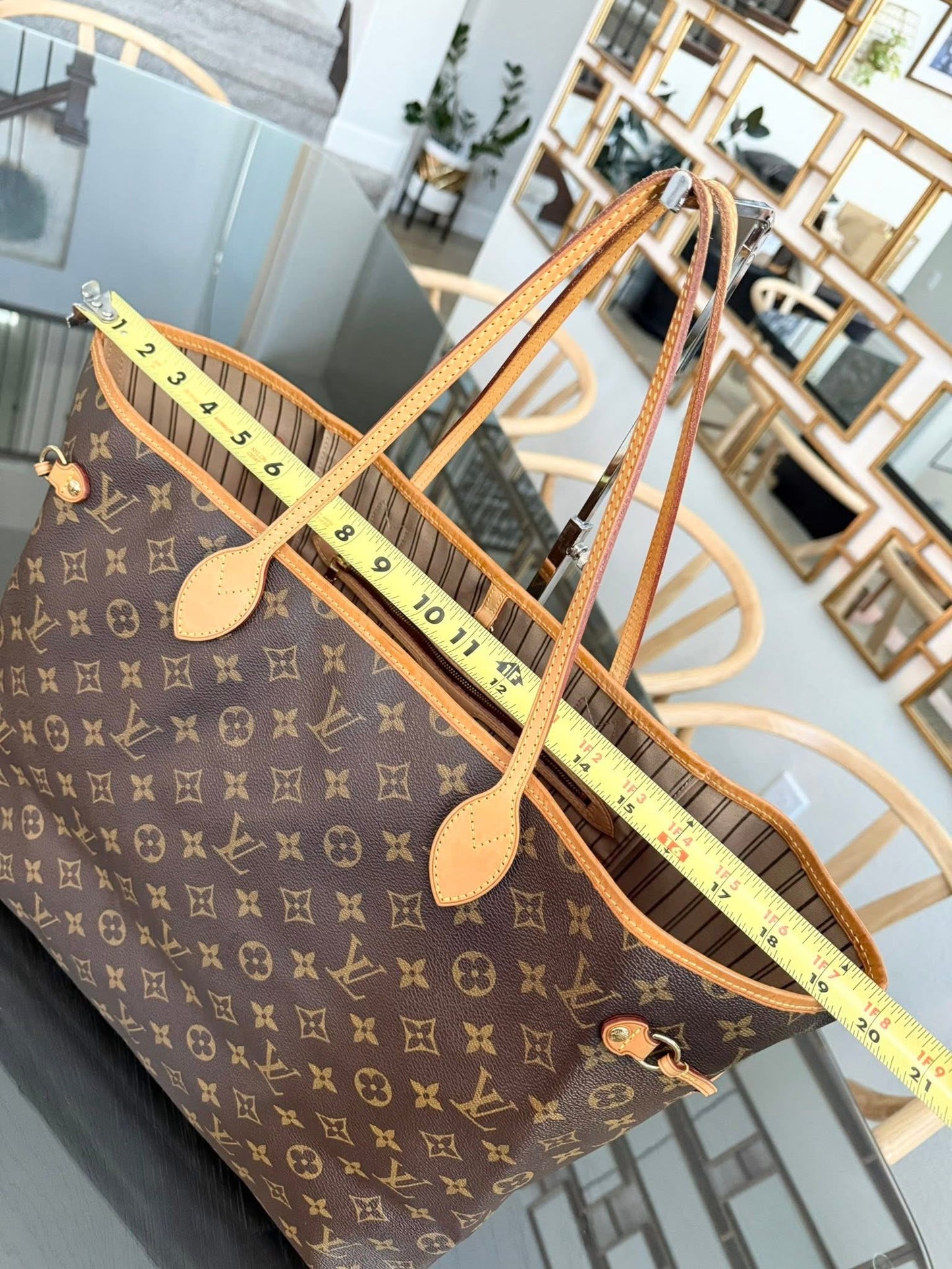 Neverfull GM in Monogram with Dustbag and Insert Organizer -🗓️ Year: 2015
