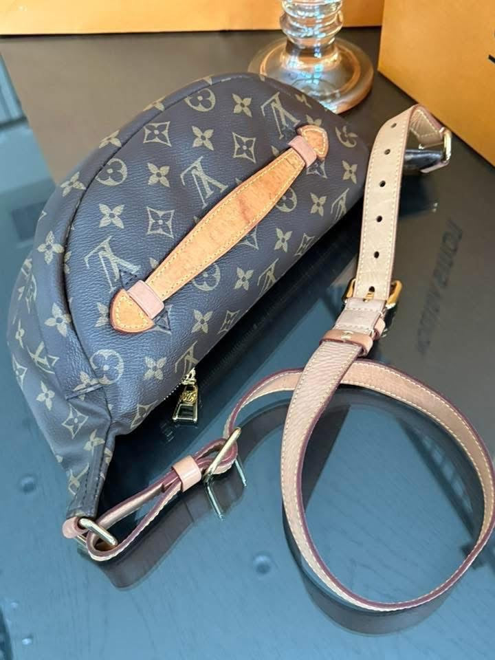 Bumbag Monogram with Dustbag, Box and Paper bag - 🗓️ Year 2020