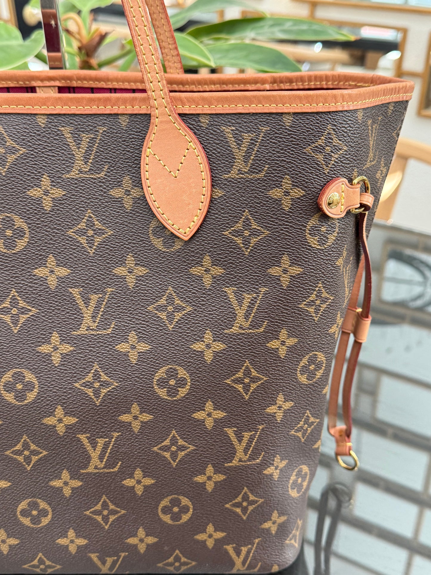 Neverfull MM Monogram in Peony with Dustbag 📅 Year: 2020