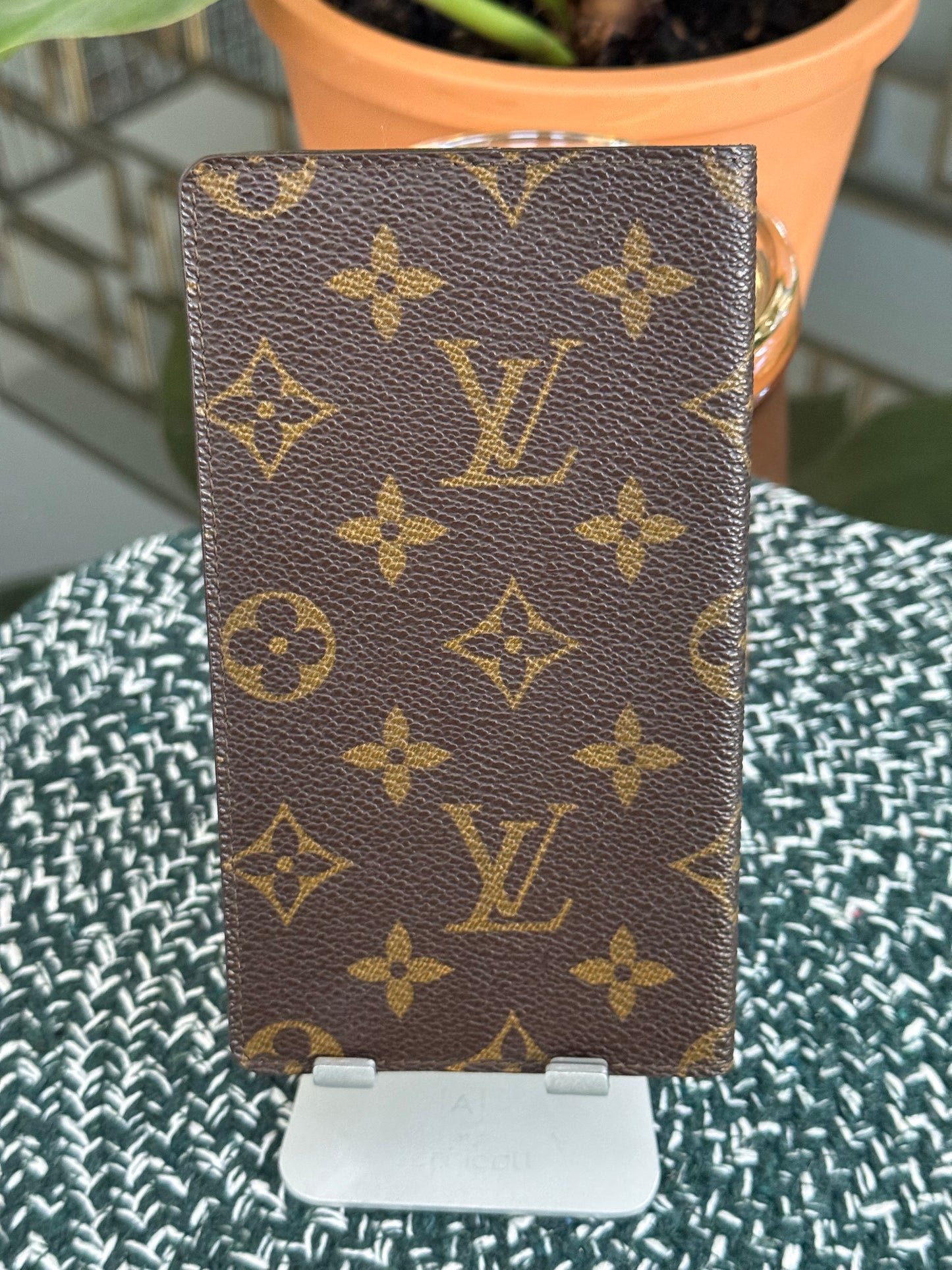 Vintage Checkbook Holder in Monogram 🗓️ Year: 1989