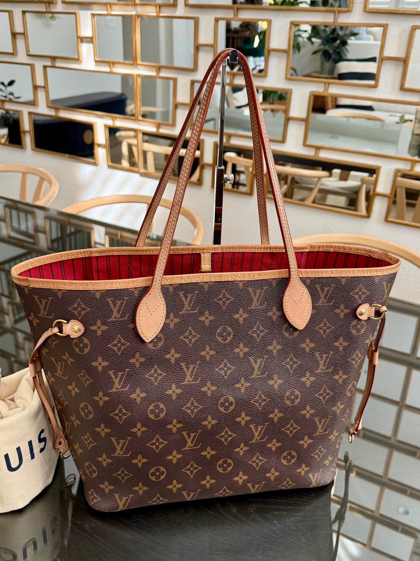 Neverfull MM Monogram in Cerise interior with Dustbag and Insert Organizer 📅 Year: 2020