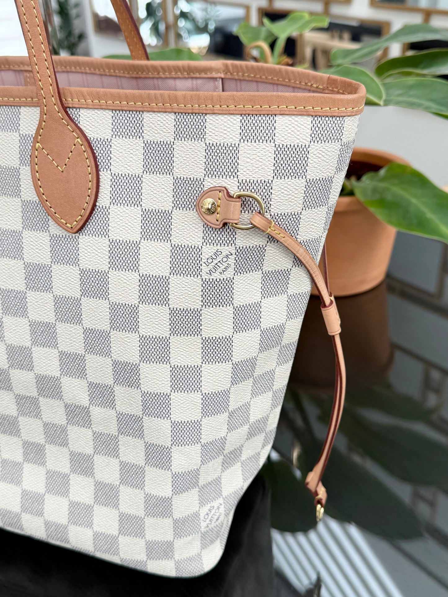 Neverfull MM Azur in Rose Ballerine with Dustbag 📅 Year: 2020