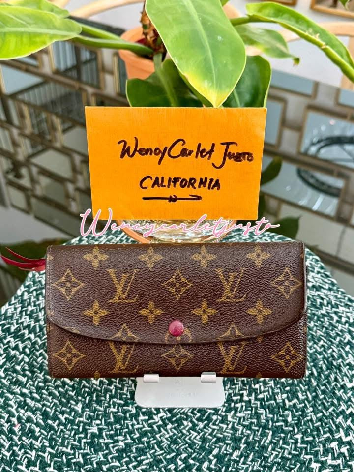 Emilie Peony Wallet in Monogram 🗓️ Year: 2017