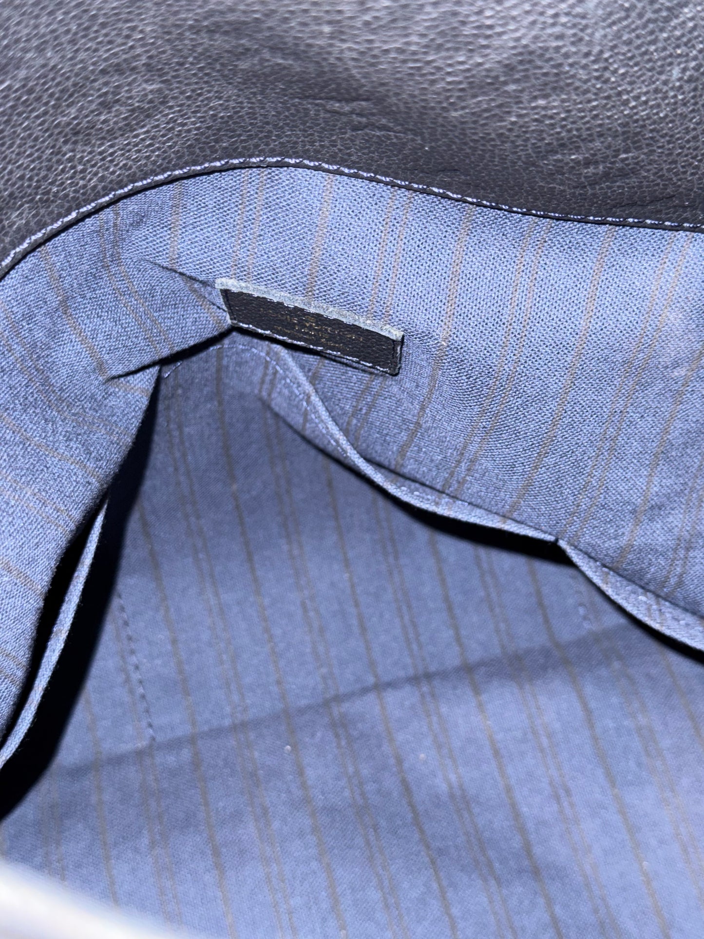 Artsy MM Empriente in Black/ Dark Blue with Dustbag and Insert Organizer 📅 Year: 2011