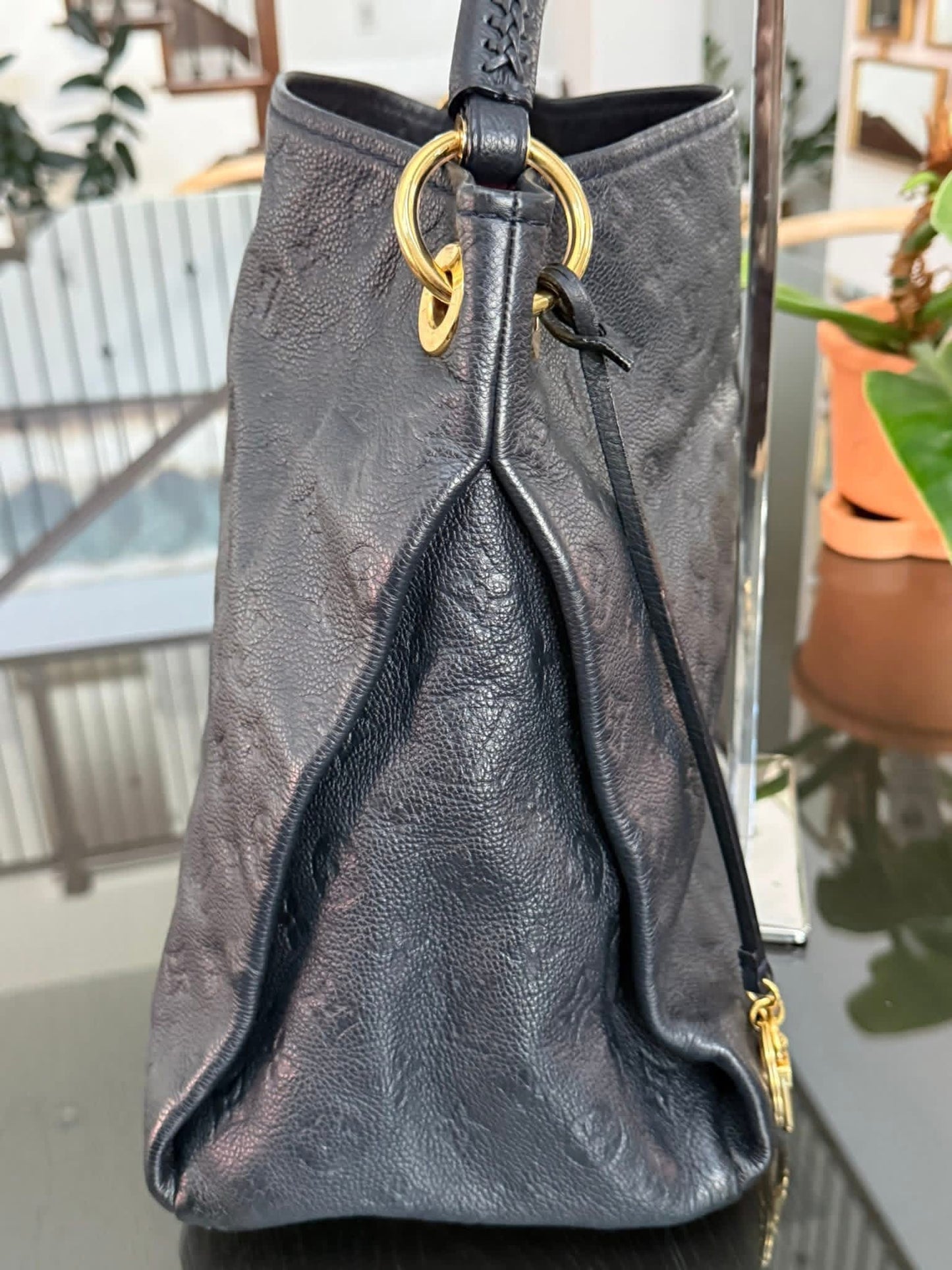 Artsy MM Empriente in Black/ Navy Blue with Dustbag and Insert Organizer 📅 Year: 2010