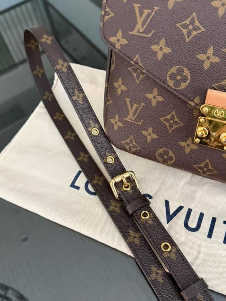 Pochette Metis in Monogram with Box, Dustbag and Paper bag 🗓️ Year 2020