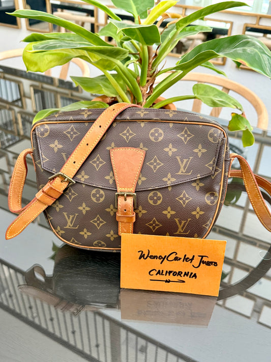 Jeaunefille GM Crossbody 🗓️ Year: 1990