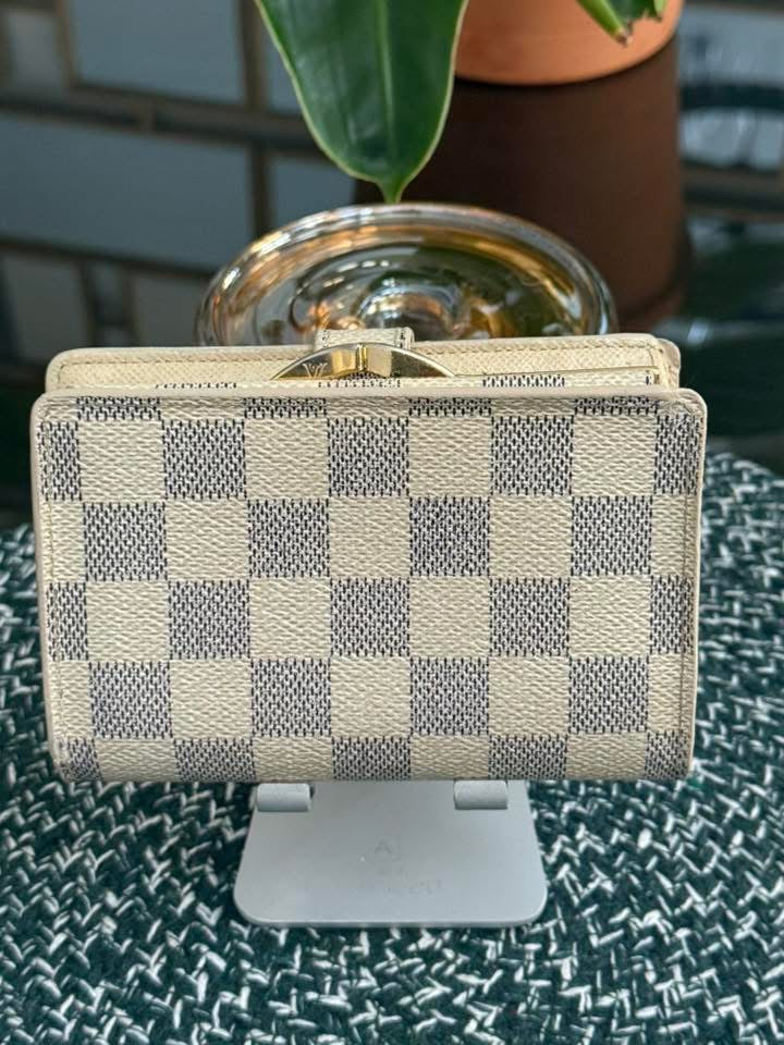 Kisslock Wallet in Azur 🗓️ Year: 2007