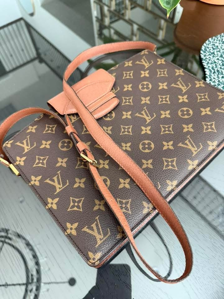 Courcelles Shoulder/ Crossbody bag 📅 Year: 1997