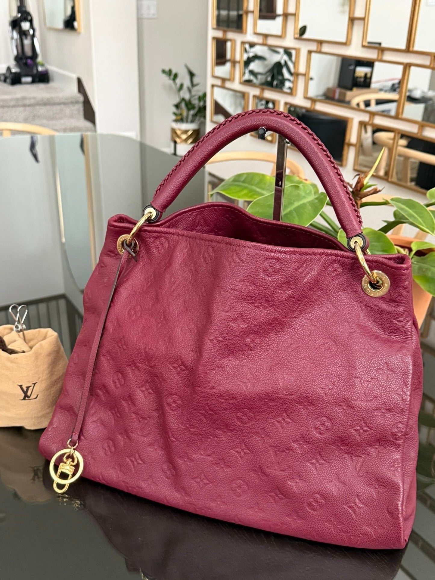 Artsy MM Empriente in Burgundy with Dustbag and Insert Organizer 📅 Year: 2017