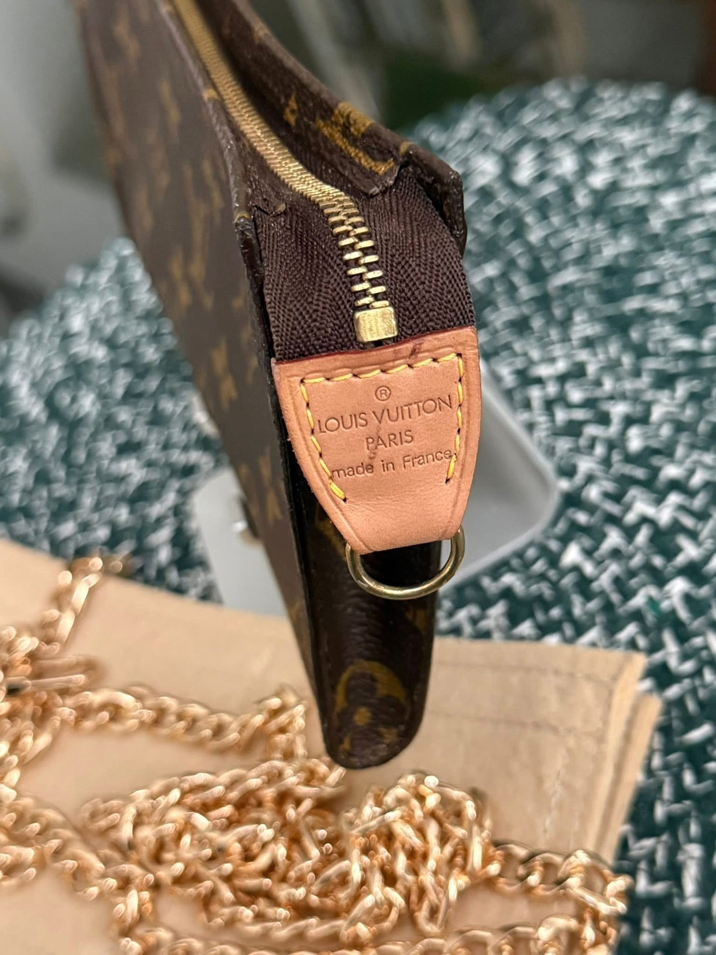 Bucket Pouch GM with insert and Non branded Chain Crossbody 🌸🌺
