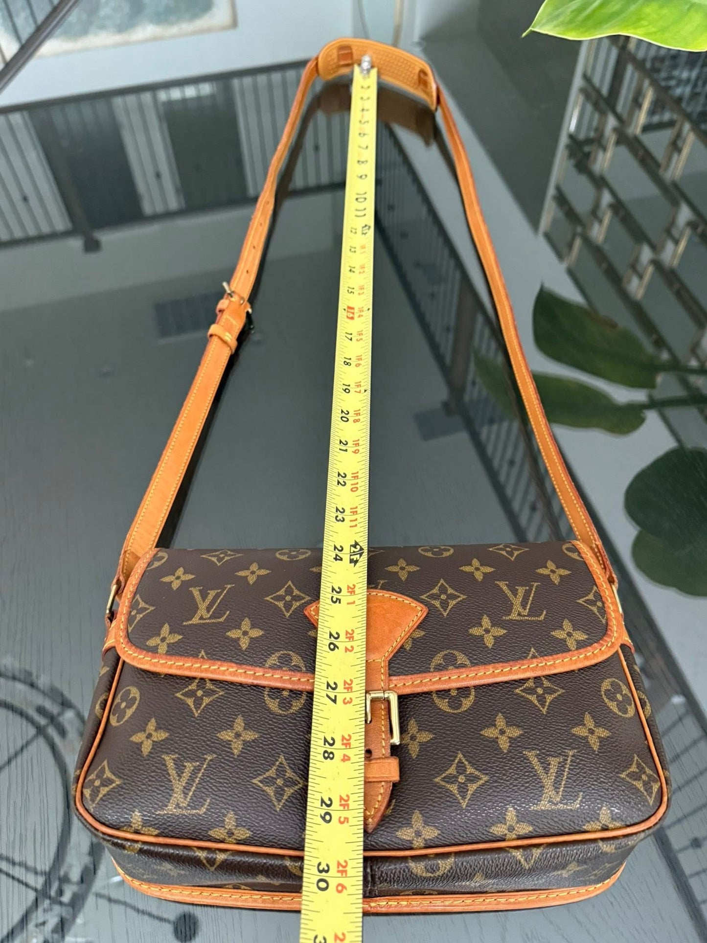 Sologne Crossbody 📅 Year: 2000