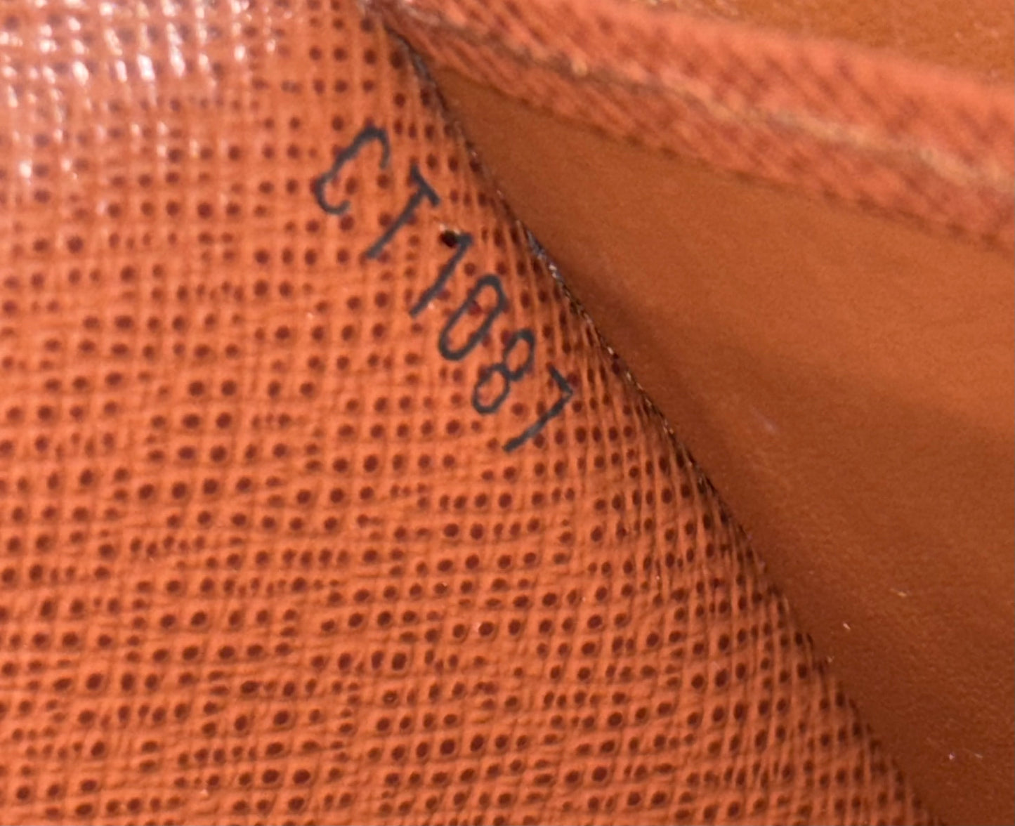 Sarah Wallet in Monogram with 10 Cardholders 🗓️ Year: 2007