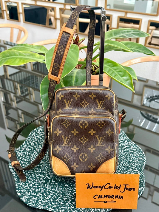 Amazon PM Crossbody 🗓️ Year: 2007