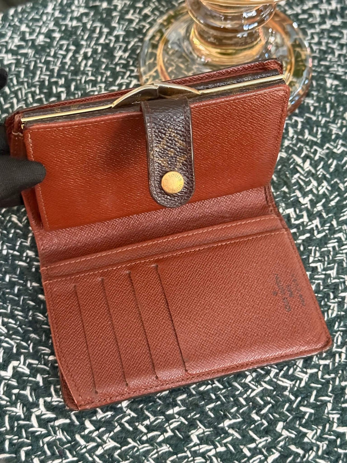 Kisslock Wallet in Monogram 🗓️ Year: 2000