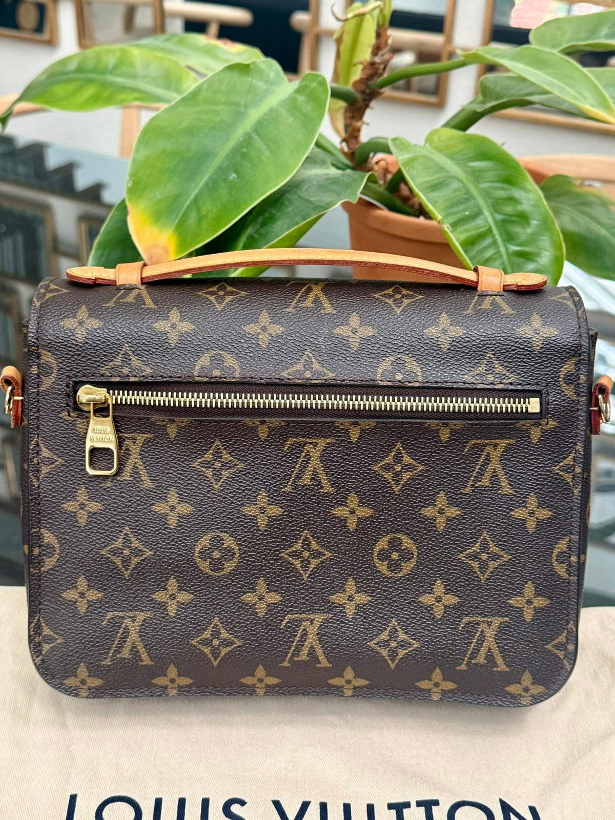 Pochette Metis in Monogram with Original Strap, Box, Dustbag and Paper bag 🗓️ Year 2017