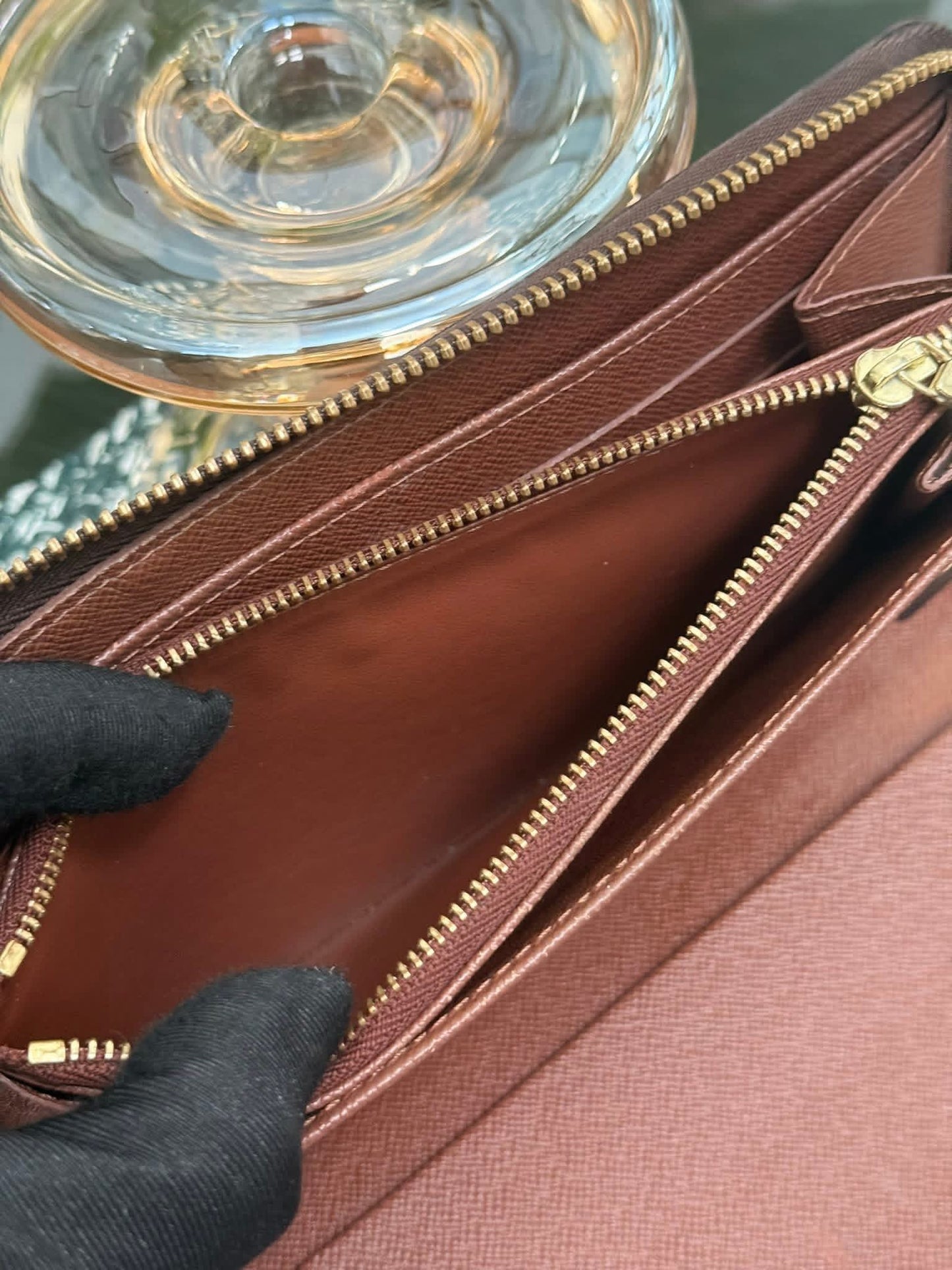 Monogram Zippy Wallet Organizer 🗓️ Year: 2009