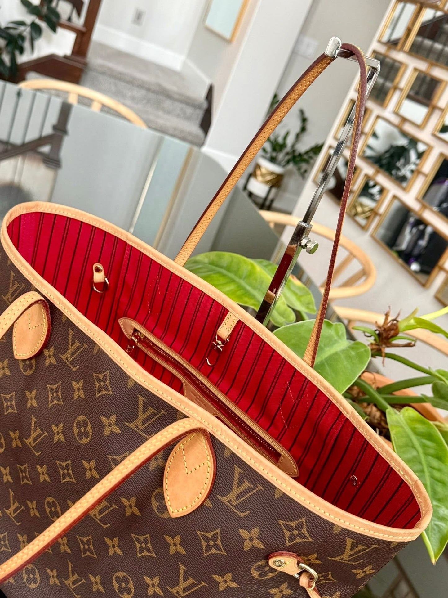 Neverfull MM Monogram in Cerise with Dustbag -🗓️ Microchip