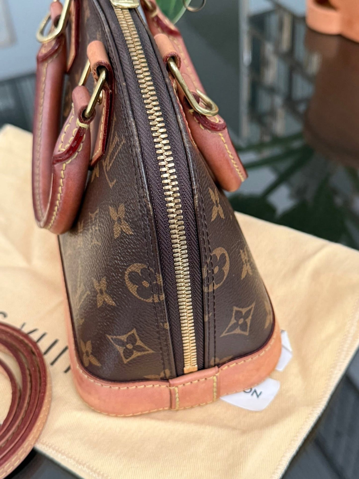 Alma BB in Monogram with Lock 🔐 key, Original Strap, Insert Organizer, Box,Dustbag and Paper bag 🗓️ Year: 2020