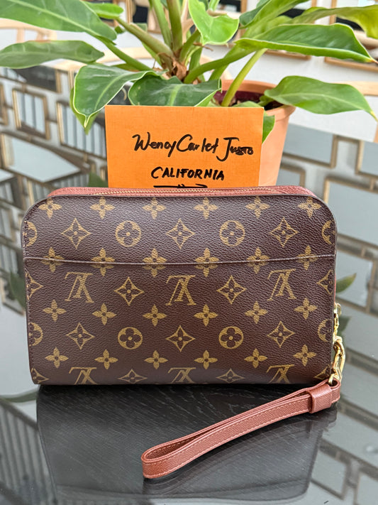 Orsay Clutch -
🗓️ Year: 2000