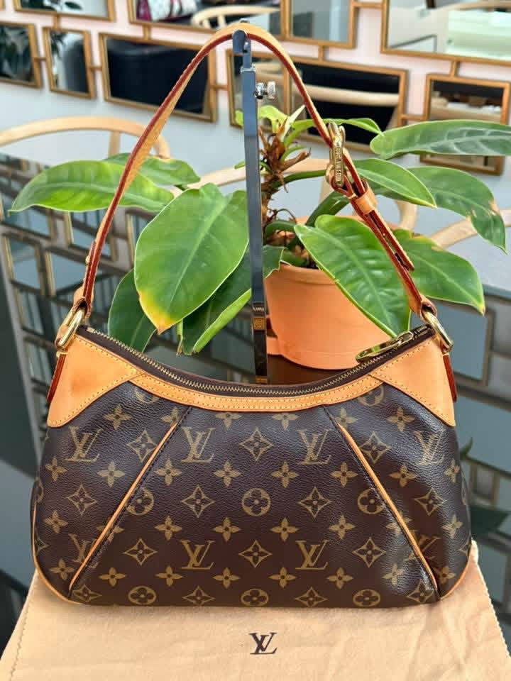 Monogram Thames PM with Dustbag 🗓️ Year: 2010