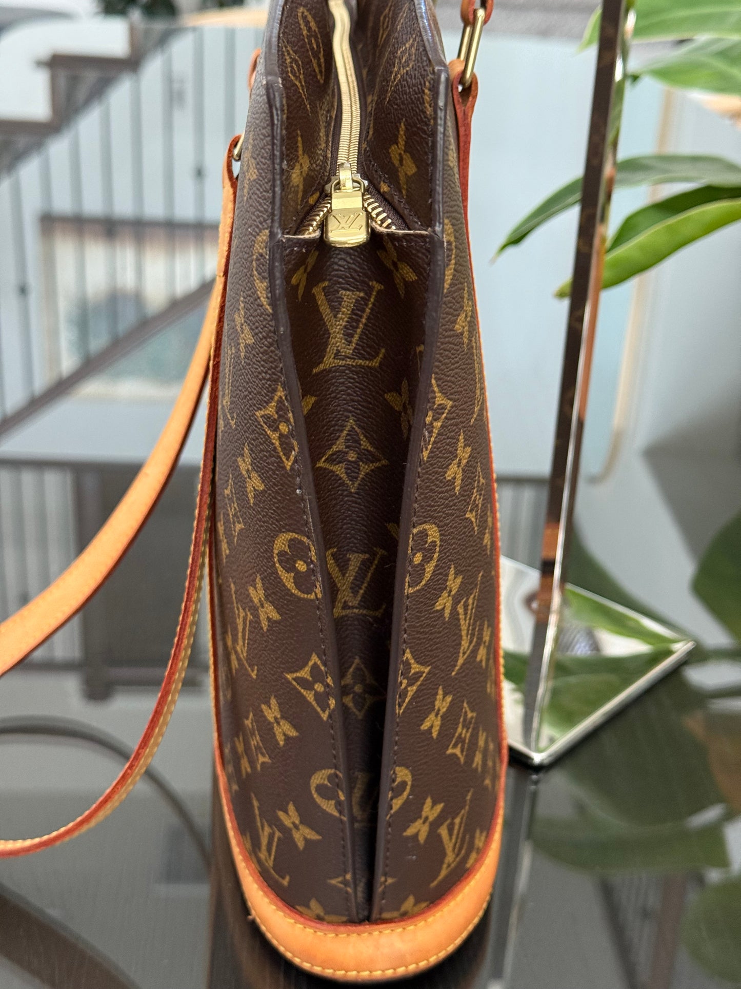 Babylone -🗓️ Year: 2004