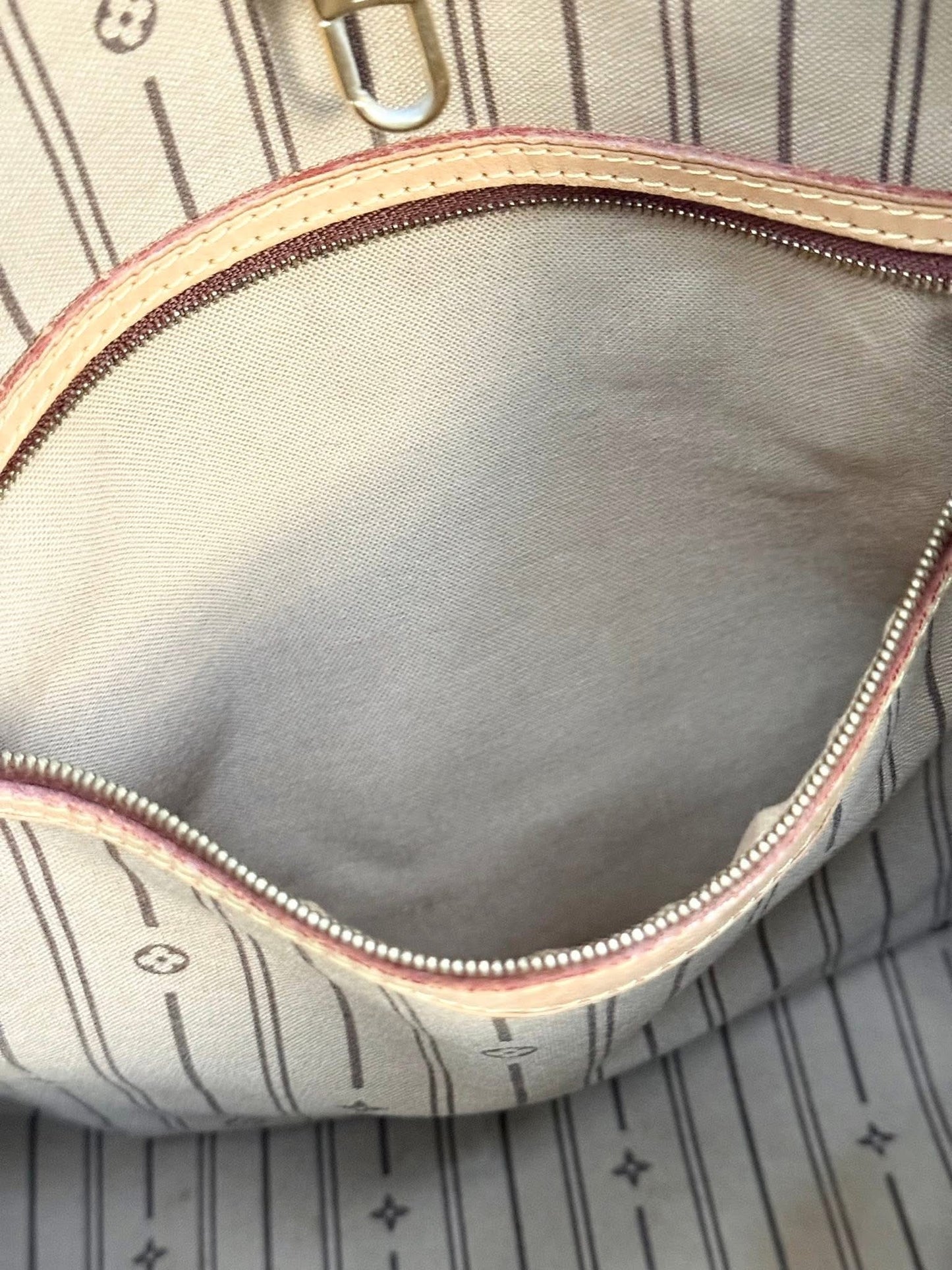 Delightful MM with Dustbag and Insert Organizer 📅 Year: 2011