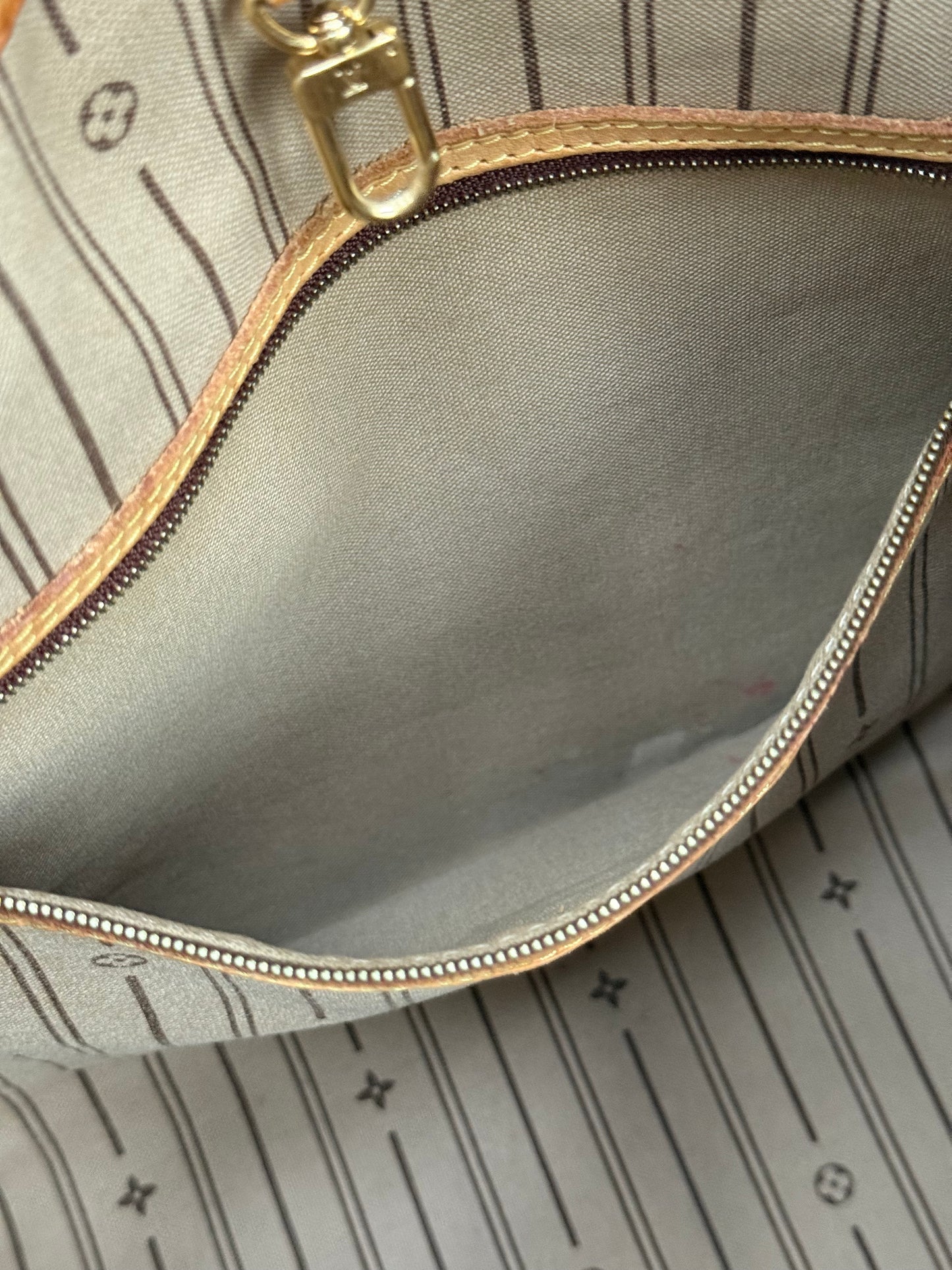 Delightful PM with Dustbag and Insert Organizer 🗓️ Year: 2012